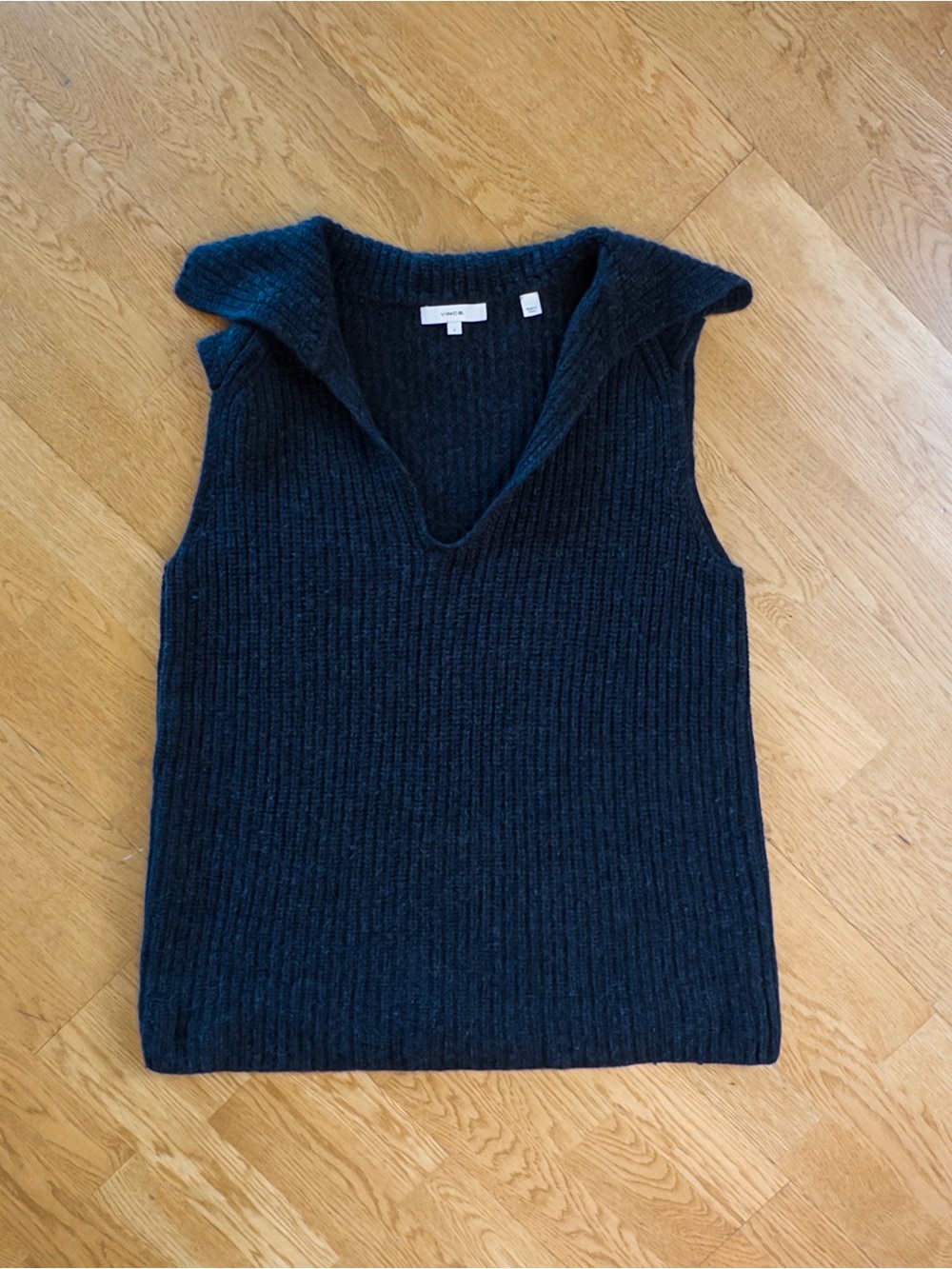 Vince Wool Cashmere V neck sweater vest